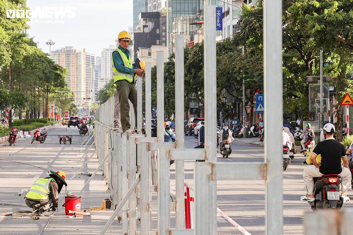 Các điểm quay đầu xe cũng được bố trí trước khu vực rào chắn để tạo điều kiện cho phương tiện lưu thông theo hướng Liễu Giai hoặc chiều ngược lại.