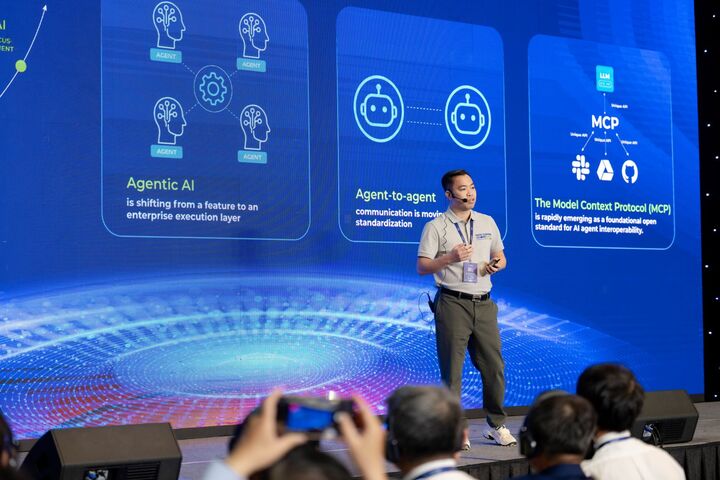 Đại diện Viettel IDC chia sẻ về chiến lược phát triển DC trong giai đoạn mới. (Ảnh: Viettel IDC)