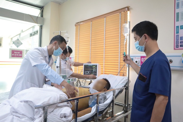 Khám trái tuyến tại một số bệnh viện Trung ương được hưởng 50% BHYT từ 1/7/2026.