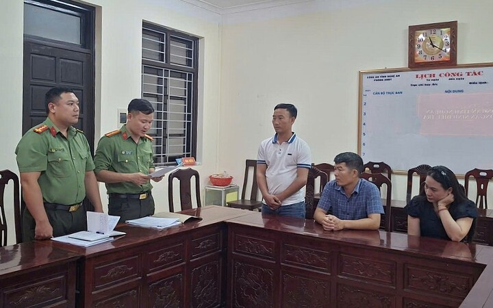 Cơ quan An ninh điều tra đọc lệnh khởi tố bị can đối với Lưu Văn Phong, Đặng Văn Thư và Nguyễn Thị Phúc