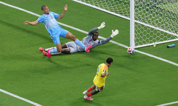Munoz bỏ lỡ cơ hội. (Ảnh: Reuters)