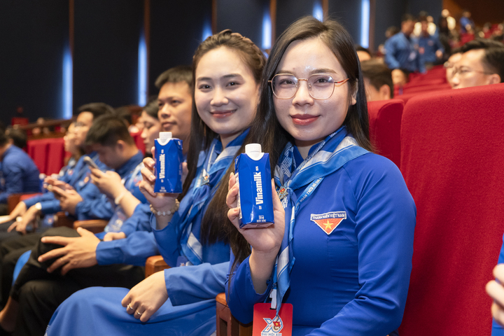 Nước uống đóng hộp giấy Vinamilk đồng hành cùng toàn thể đại biểu tham dự Đại hội Đoàn toàn quốc lần thứ XIII. (Ảnh: Vi Nam)