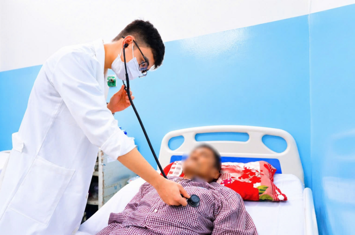 Sau một tuần điều trị, cụ ông 72 tuổi hồi phục gần như hoàn toàn và chuẩn bị xuất viện. (Ảnh: BVCC)