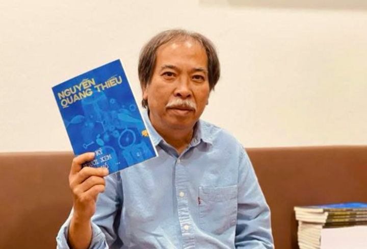nguyenquangthieu 14452659 - B&agrave;i thơ 'Những người trồng hoa' của Nguyễn Quang Thiều g&acirc;y x&ocirc;n xao c&oacute; phải l&agrave; thơ?