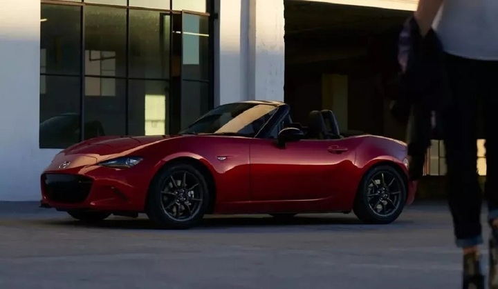 Mazda MX-5 ra mắt phiên bản nâng cấp.