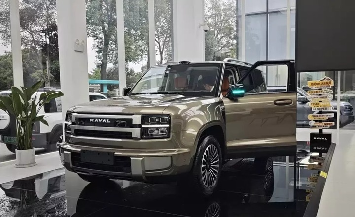 SUV của Haval cập bến đại lý với kích thước lớn và động cơ tiết kiệm xăng.