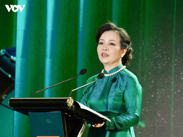 Tiến sĩ Ngô Phương Lan, Chủ tịch Hiệp hội Xúc tiến phát triển Điện ảnh Việt Nam phát biểu tại khai mạc Liên hoan phim.