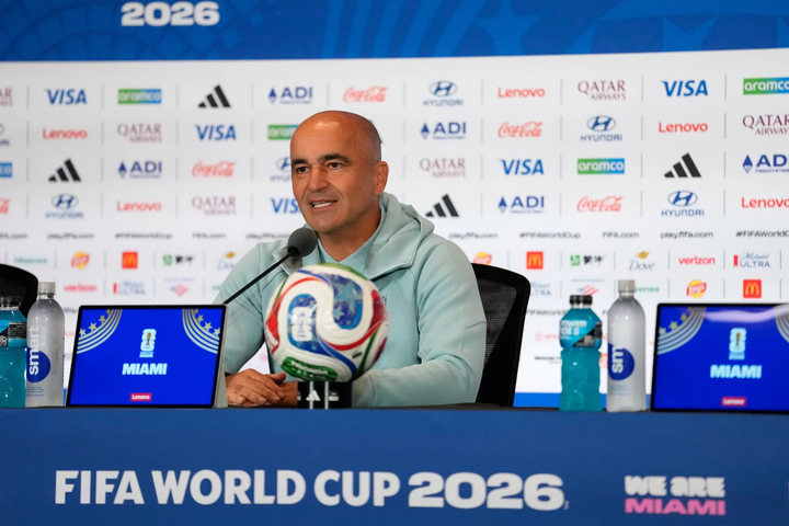 HLV Bồ Đ&agrave;o Nha: 'Ronaldo chơi rất, rất tốt'