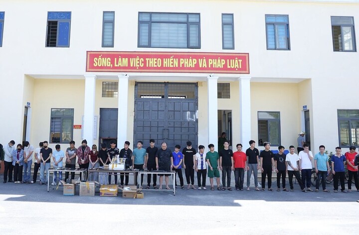 Triệt phá đường dây đánh bạc, rửa tiền xuyên quốc gia giao dịch hơn 1.000 tỷ đồng- Ảnh 1.