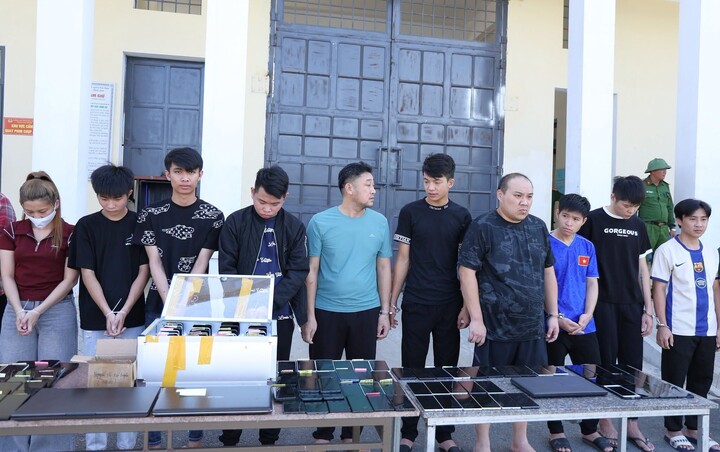 Triệt phá đường dây đánh bạc, rửa tiền xuyên quốc gia giao dịch hơn 1.000 tỷ đồng- Ảnh 4.