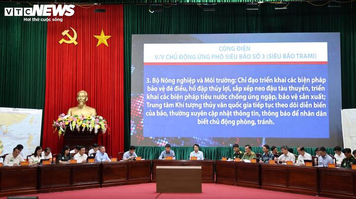 Ngày 29/6, tỉnh Ninh Bình phối hợp với Quân khu 3 tổ chức Diễn tập phòng thủ dân sự ứng phó bão mạnh, siêu bão và tìm kiếm cứu nạn năm 2026. Cuộc diễn tập được xây dựng trên tình huống giả định bão quốc tế TRAMI sau khi đi qua Philippines mạnh lên thành bão số 3 với sức gió cấp 15-16, giật cấp 17, có khả năng đổ bộ trực tiếp vào Ninh Bình, gây mưa lớn, ngập lụt, sạt lở và nhiều sự cố nghiêm trọng.