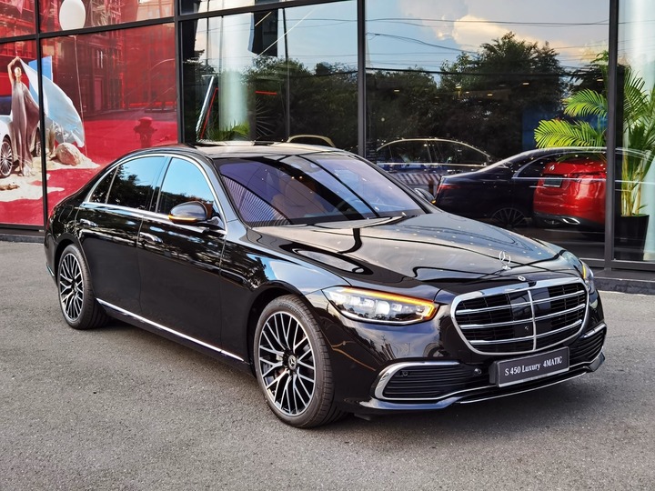 Mercedes-Benz S 450 4Matic Luxury được giảm giá niêm yết đến hơn 1,5 tỷ đồng tại Việt Nam.