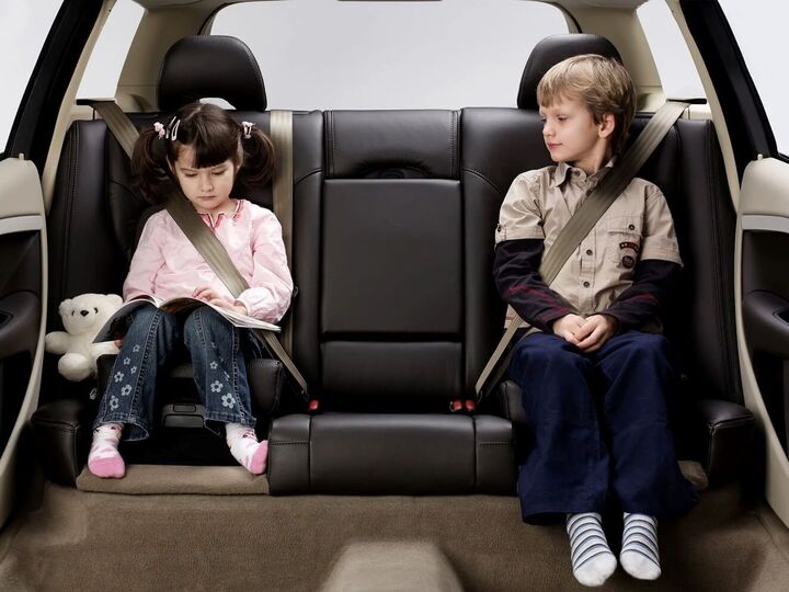 Ghế nâng cho trẻ em trên xe Volvo.