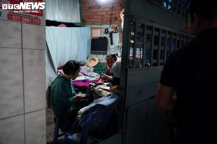 Khu Mả Lạng có rất nhiều căn nhà nhỏ, lụp xụp giữa trung tâm TP.HCM. (Ảnh: Lương Ý)