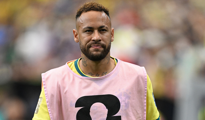 neymar du bi 03294705 - V&igrave; sao Neymar ngồi dự bị d&ugrave; Brazil bị Nhật Bản dẫn trước?