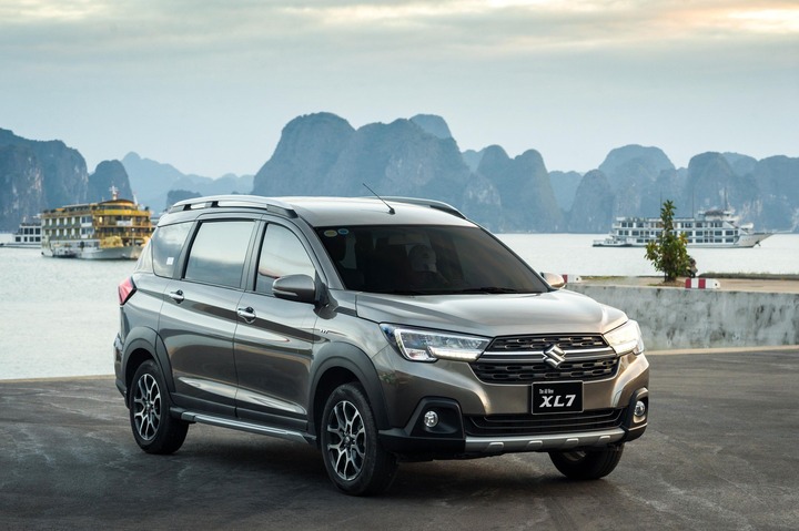 Suzuki XL7.