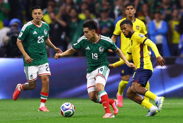 Mexico gây sức ép sớm. (Ảnh: Reuters)
