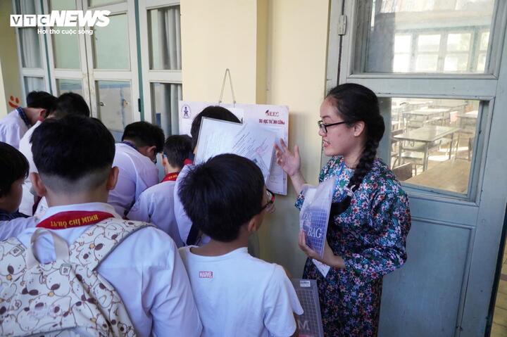 Học sinh dự khảo sát vào lớp 6 tại TP.HCM.