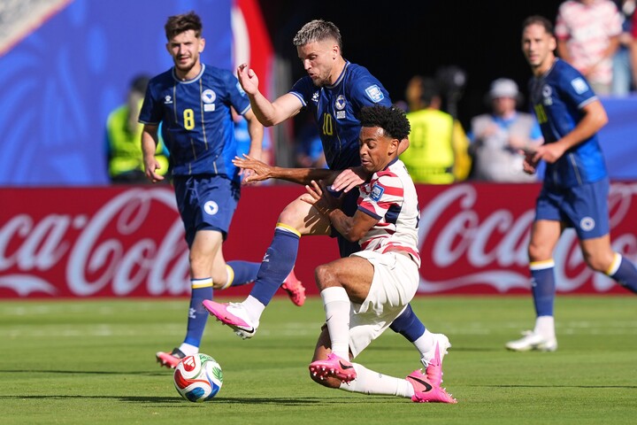 Đội tuyển Mỹ đấu với Bosnia & Herzegovina ở vòng 1/16 World Cup 2026. (Ảnh: AP)