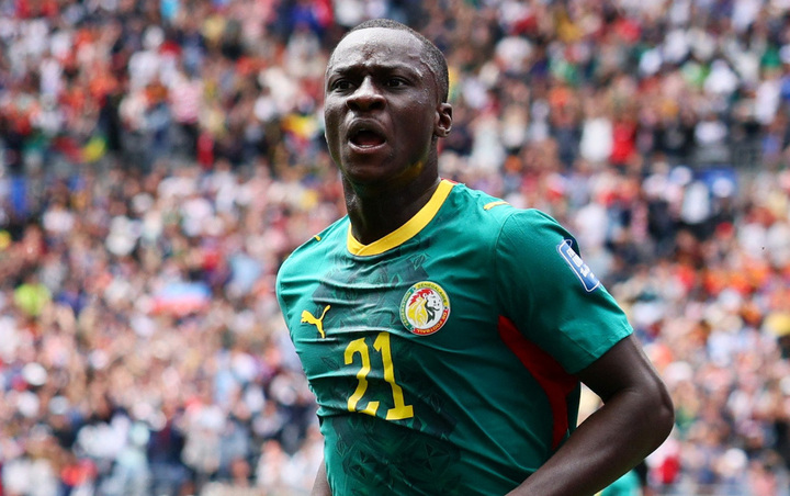 Diarra ghi bàn cho Senegal.