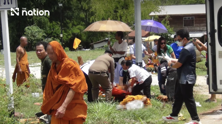 Thái Lan: Cậu bé 11 tuổi đâm xe vào đoàn hành hương, 8 nhà sư thiệt mạng tai nan thai lan 16202326 - Thái Lan: Cậu bé 11 tuổi đâm xe vào đoàn hành hương, 8 nhà sư thiệt mạng
