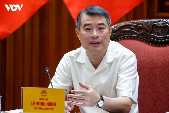 Thủ tướng Lê Minh Hưng phát biểu chỉ đạo tại cuộc họp.