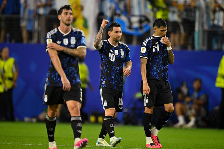 Argentina đánh bại Cape Verde với tỷ số 3-2 để giành vé vào vòng 1/8 World Cup 2026. (Ảnh: Reuters)