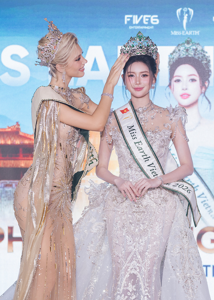 Đơn vị nắm bản quyền Miss Earth Vietnam (Hoa hậu Trái Đất Việt Nam) vừa công bố đại diện sẽ góp mặt tại Miss Earth 2026. Theo đó, người đẹp Phạm Hoàng Thu Uyên là gương mặt sẽ tranh tài tại mùa giải năm nay.