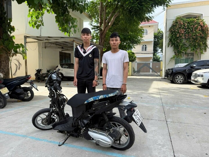 Hai kẻ trộm cắp bị khởi tố. (Ảnh: C.A)