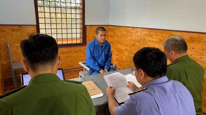 Đối tượng Phan Bá Ngọc tại cơ quan chức năng. (Ảnh: C.A.)