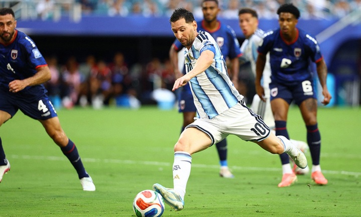 Argentina chật vật thắng Cape Verde, Messi phê bình đội nhà messi 2 08133258 - Argentina chật vật thắng Cape Verde, Messi phê bình đội nhà