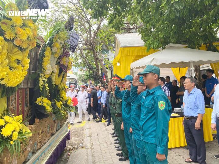 Xúc động phút tiễn đưa nữ anh hùng 42kg vác 2 hòm đạn pháo 98kg bắn máy bay Mỹ nu anh hung 9 16060643 - Xúc động phút tiễn đưa nữ anh hùng 42kg vác 2 hòm đạn pháo 98kg bắn máy bay Mỹ