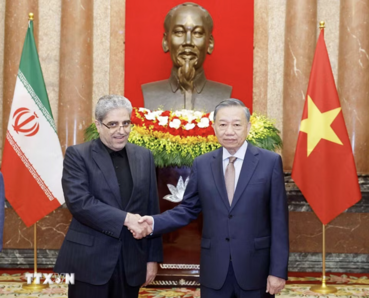 iran 21025060 - Tổng B&iacute; thư, Chủ tịch nước T&ocirc; L&acirc;m tiếp đại sứ đặc mệnh to&agrave;n quyền c&aacute;c nước