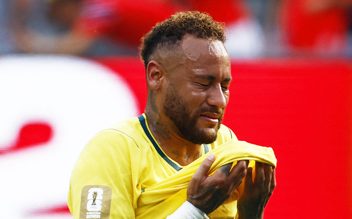 neymar khoc 05342428 - Brazil thất bại ở World Cup 2026, Neymar c&acirc;n nhắc giải nghệ?