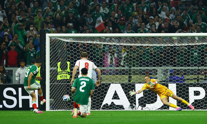 Jimenez thắp hy vọng cho Mexico. (Ảnh: Reuters)