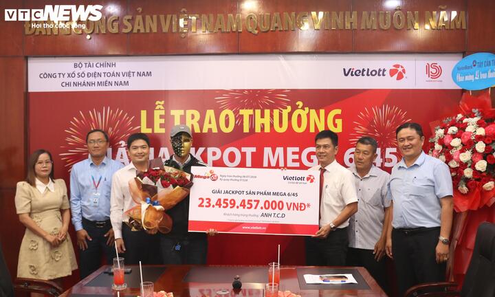 Anh T.C.D trúng độc đắc (Jackpot) hơn 23 tỷ đồng. (Ảnh: Đại Việt)