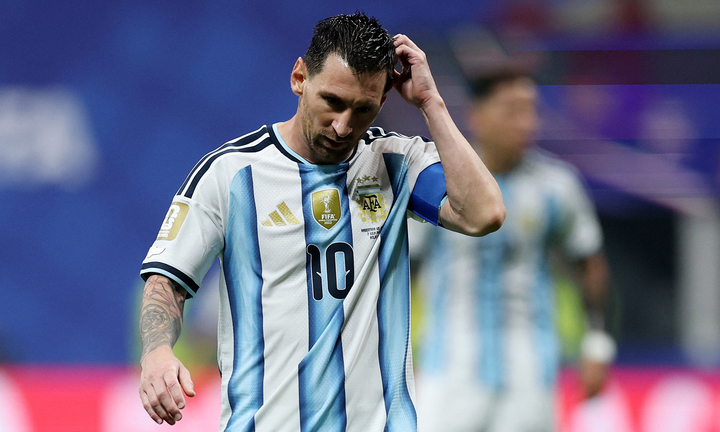 Vì sao Messi hay đá hỏng phạt đền? Messi giữ kỷ lục đá hỏng phạt đền nhiều nhất lịch sử World Cup. (Ảnh: Reuters)