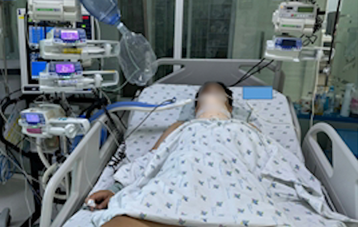 Nam sinh lớp 8 tử tự do bạo lực học đường điều trị tại Bệnh viện Nhi đồng Thành Phố. (Ảnh: BVCC)