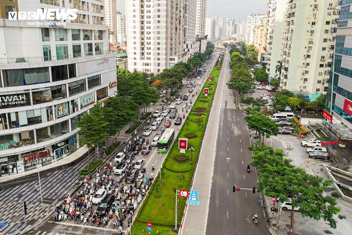 Tuy nhiên, vào thời điểm giao thông đông đúc, tình trạng xe máy đi vào làn dành riêng cho BRT vẫn xảy ra, khiến việc tổ chức giao thông trên tuyến thêm phức tạp.