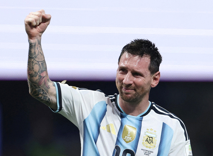messi argentina ai cap world cup 2026 rt 1 02014208 - Argentina ngược d&ograve;ng kh&ocirc;ng tưởng, Messi bật kh&oacute;c