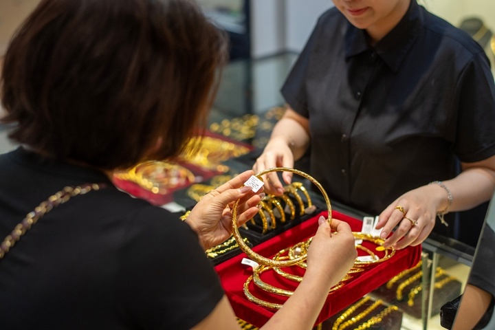 Giá vàng hôm nay lao dốc. (Ảnh: Minh Đức).