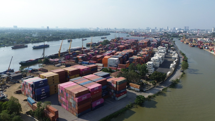 Trong quy hoạch cảng biển của TP.HCM, các cảng hàng hóa khu vực nội thành sẽ được di dời về Cái Mép - Thị Vải, hình thành Trung tâm cảng, trung tâm logistics. (Ảnh: Q. Nguyễn)