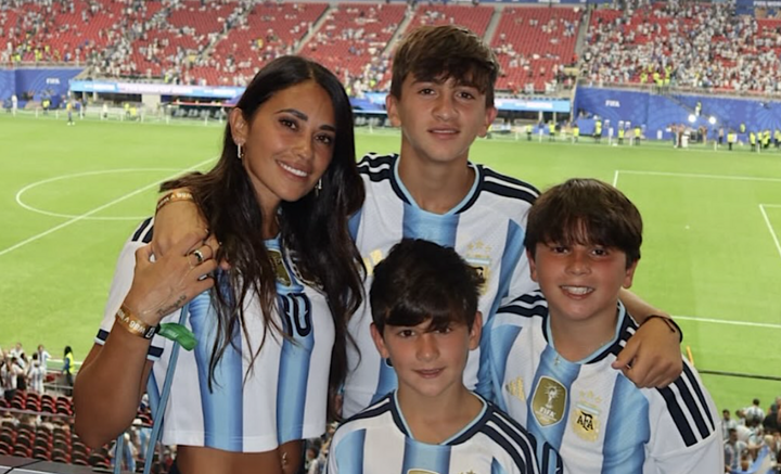 Vợ Messi 'cạn lời' vì chồng, tranh thủ khoe đồng hồ tiền tỷ vo messi 05304947 - Vợ Messi 'cạn lời' vì chồng, tranh thủ khoe đồng hồ tiền tỷ