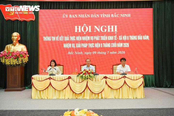 Toàn cảnh hội nghị.