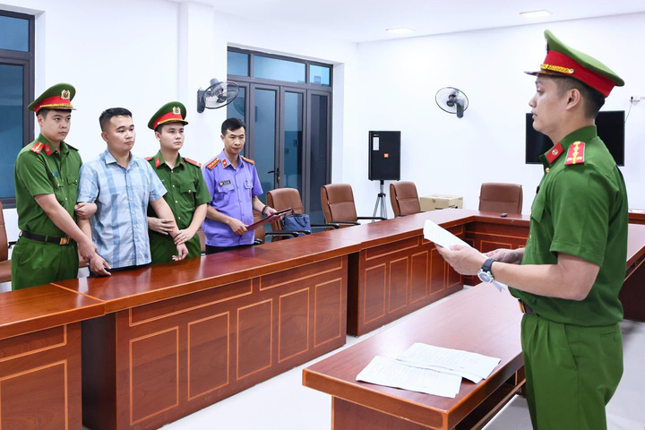 Nguyễn Hà Duy tại cơ quan công an. (Ảnh: Công an tỉnh Tuyên Quang)