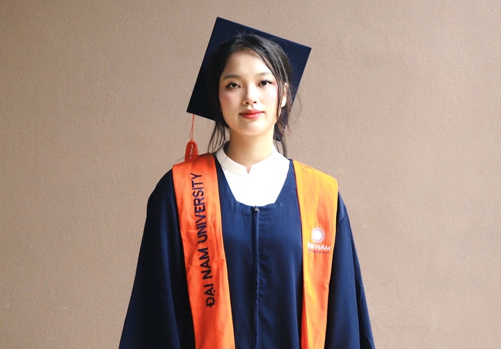 Trần Thị Mai Hằng - Tân Thủ khoa ngành Bác sĩ y khoa khóa đầu tiên của Đại học Đại Nam. (Ảnh: Lê Liên)