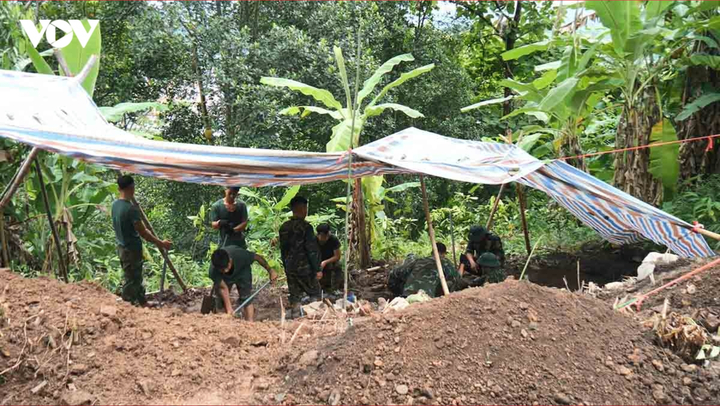 Khu vực tìm kiếm hài cốt 7 liệt sĩ tại ngôi mộ tập thể khu vực Pháo đài K30.