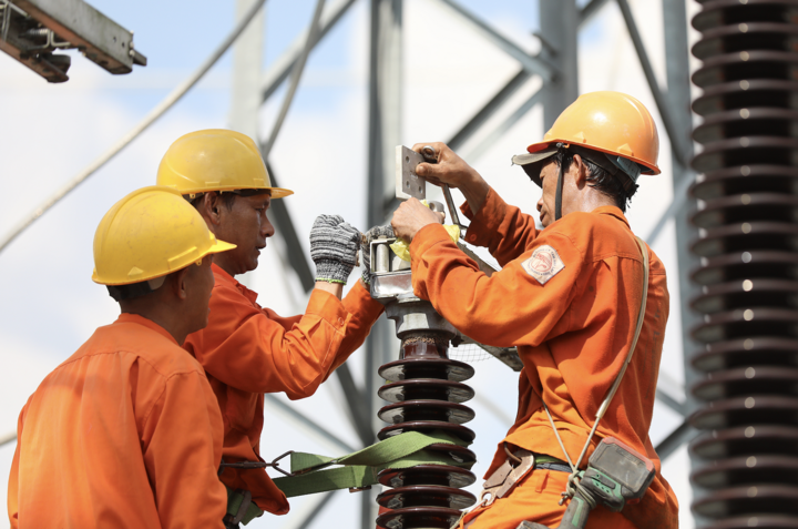 Nghị định mới bổ sung cơ chế kiểm tra, giám sát việc điều chỉnh giá bán lẻ điện bình quân của EVN. (Ảnh: Hoàng Giám).