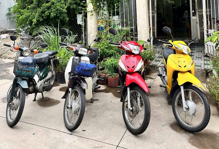 Một số chiếc xe Honda của gia đình ông Thiện. (Ảnh: NVCC)