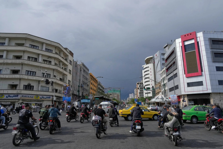 tehran iran 22582629 - X&eacute; bỏ thoả thuận ngừng bắn với Iran: &Ocirc;ng Trump tự đẩy m&igrave;nh v&agrave;o 'chảo lửa'?